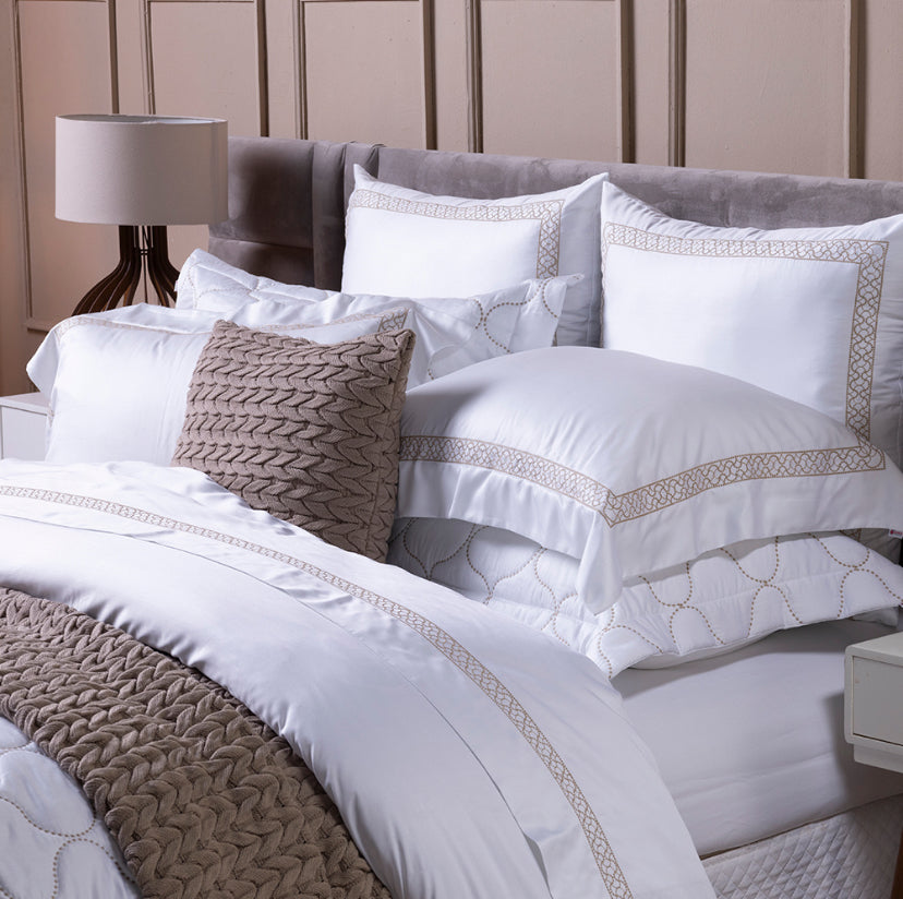 Cobre Leito Super King Sonhare 400 Fios Fibra de Bambu 03 Peças - Branco / Dourado