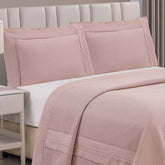 Cobre Leito Percal 300 Fios C/ Bordado Inglês Toque de Pluma Queen Majestic 03 Peças - Malva